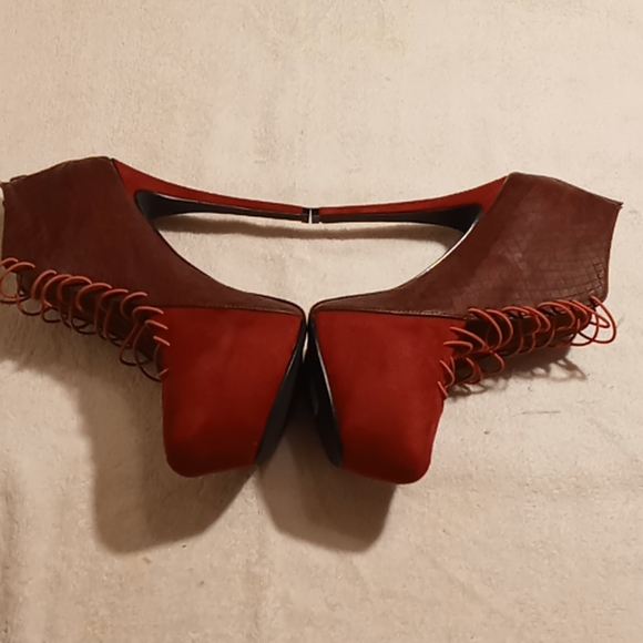 Penny loves kenny shoe size 9. - Picture 4 of 6